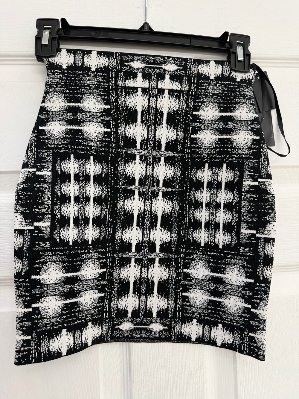 BCBG Max Azria Black & White Mini Skirt — Size S — New With Tags